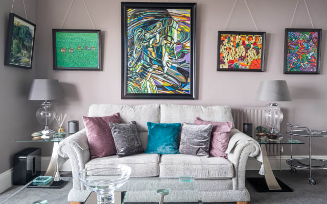 Highcliffe House è un Bed and Breakfast a 5 stelle a Lynton, nel Devon 