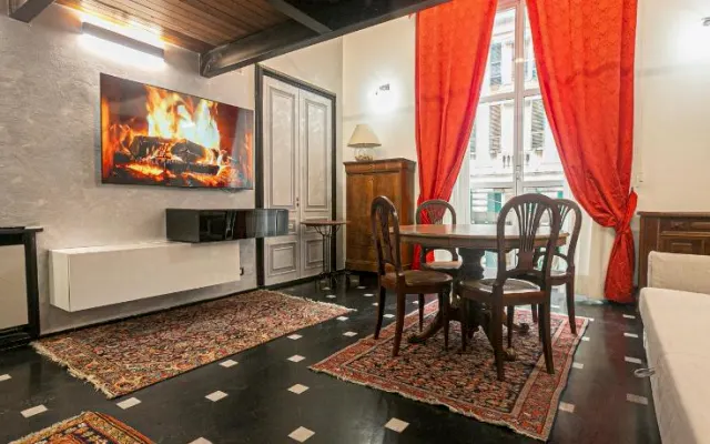 PATRICIAN RESIDENCE IN DOWNTOWN GENOA