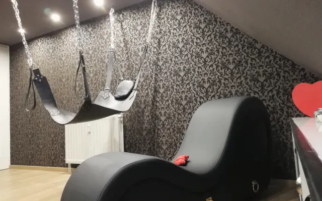 Stopover of Desire - Special LGBTQ and BDSM - CROSSED PARKS
