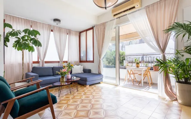 Cozy Stylish Central 2BR BEACH apartment