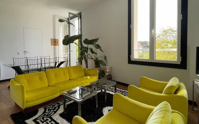 Cozy 2bedroom flat overlooking a private park