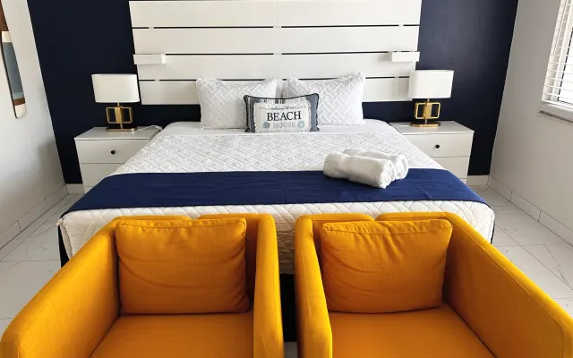 King-Apartment mit Poolblick