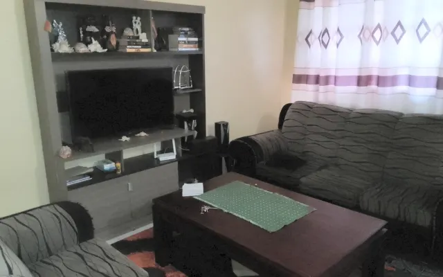 EL HOGAR LEJOS DEL HOGAR