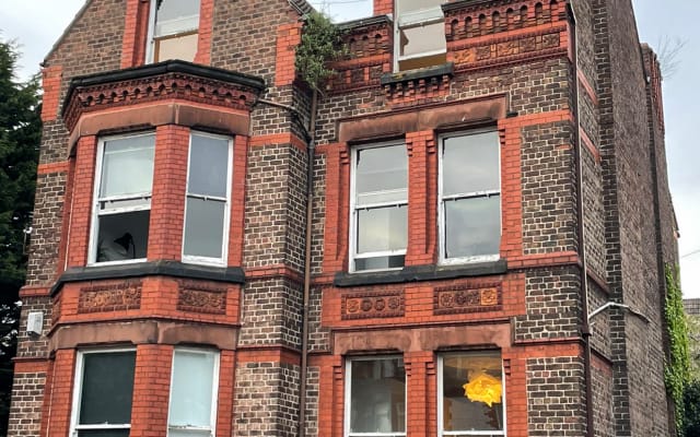 Superb detached Victorian property in Liverpool. 12 double bedrooms.