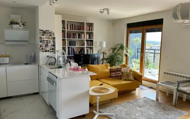 Pequeno apartamento encantador com varanda Nova Belgrado - Zemun