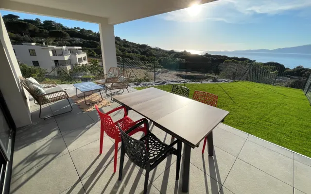 pietrosella
Magnificent seaside apartment with panoramic sea view
