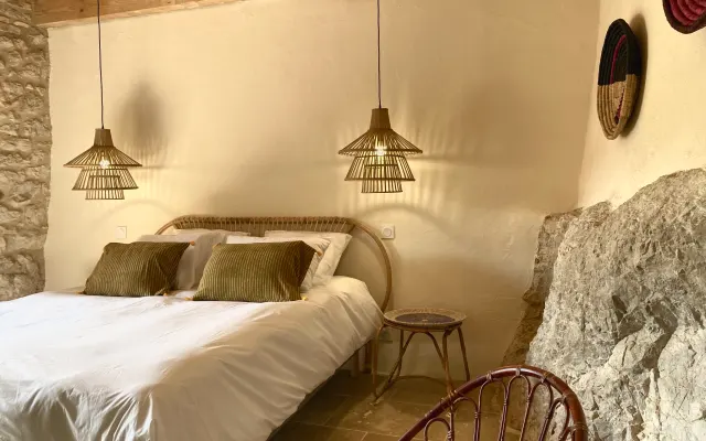 Encantador bed and breakfast con piscina, jacuzzi, sauna y table d'hôte