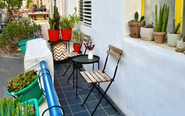 appartement moderne et plein de plantes dans le meilleur emplacement...