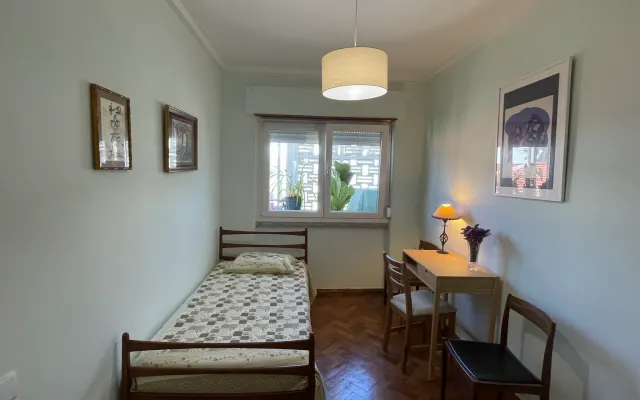 Gemütliches und ruhiges Zimmer mit eigenem Bad São P Estoril
