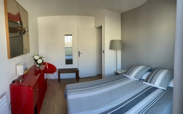 Dedicado dormitorio + baño, sin vecinos, en una calle privada en París 
