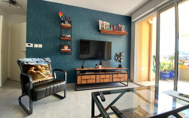 Apartamento funcional e soalheiro totalmente equipado