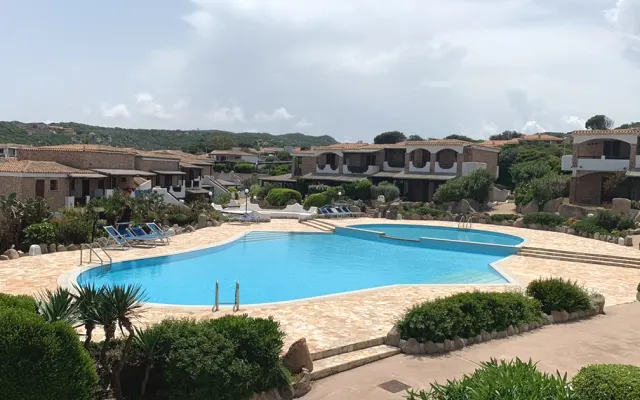 Grazioso bilocale in residence con Piscina in zona Santa Teresa