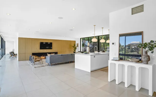 Lujo Hillcrest Inicio 6BD/5BA