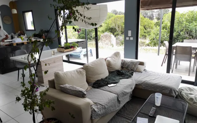 Gästezimmer in hellem Haus