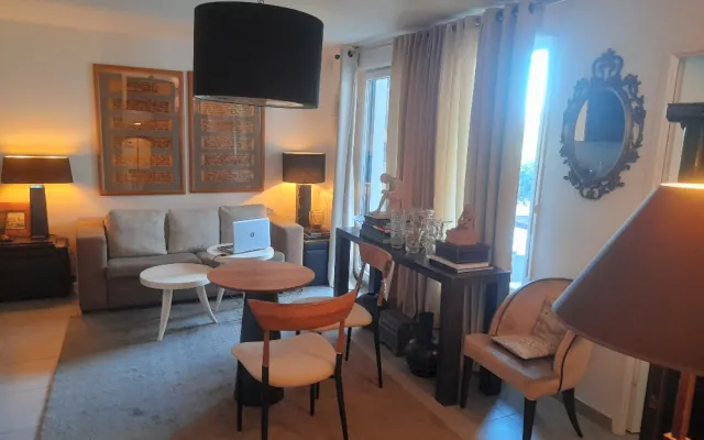 private room in shared apartment in Aulnay station RER B 20mn Marais