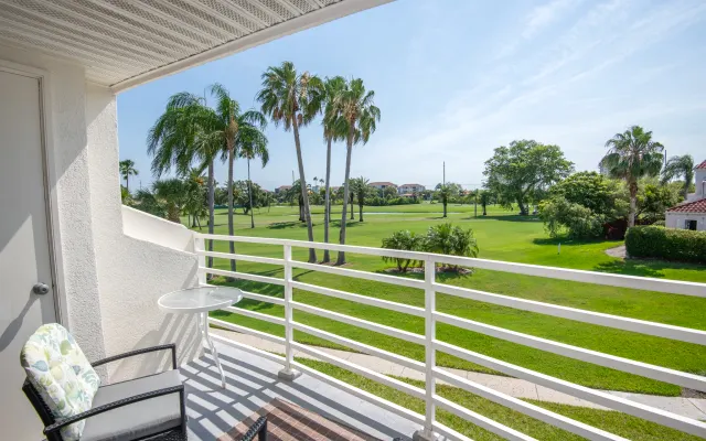 Beautiful Condo on Isla Del Sol-Near Beaches & Bike Trails-Pool/Spa