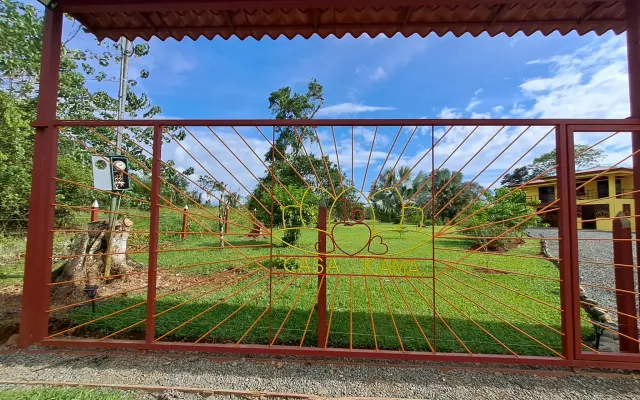 Casa Kama: A quiet alternative 6km from Manuel Antonio beaches.