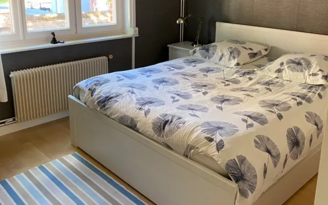 Chambre dans une maison de 1930