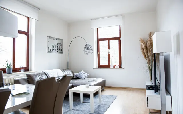 Bright old building apartment with balcony in Radebeul West