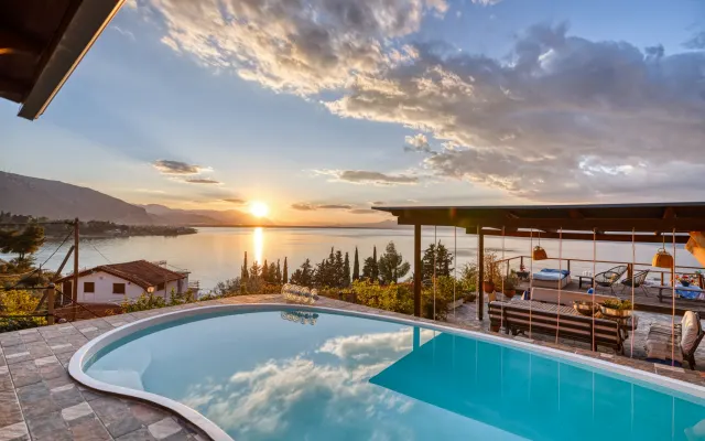 Vue magique, villa Asproneri, Kamena Vourla