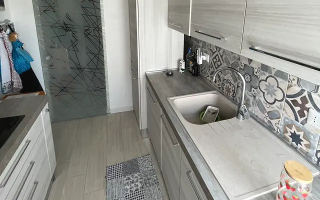 room rent in Rome short period close to metro station