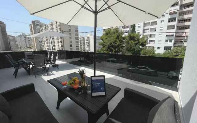Appartamento con 3 camere da letto, terrazza e parcheggio