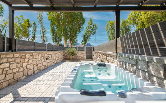 APARTAMENTO DE LUJO CON JACUZZI KIMIA