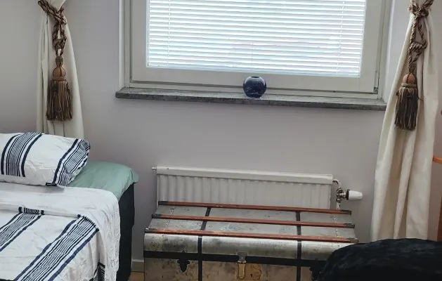 singel room in a three room apartment