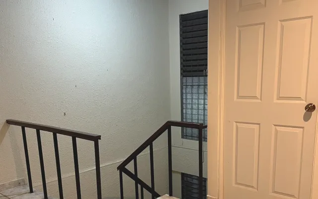 Habitación en zona céntrica de la ciudad de San Salvador