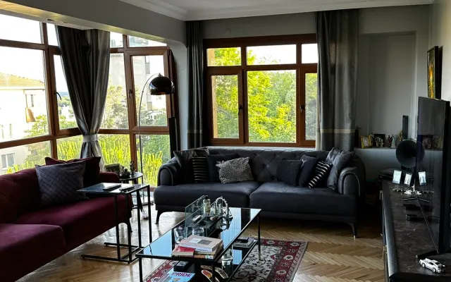 Casa de lujo con vistas a la naturaleza en el mejor barrio de Estambul