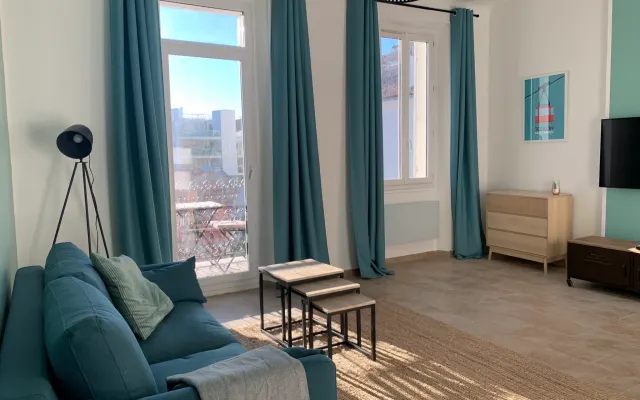 T2 55 m2 Accogliente con balcone vicino al centro e alla spiaggia