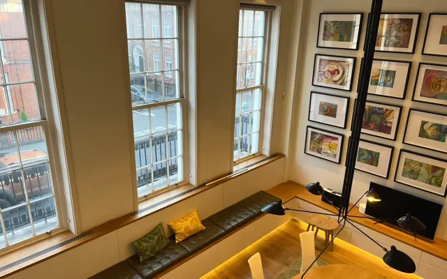 1 quarto privado numa maisonette com 2 quartos em Marylebone