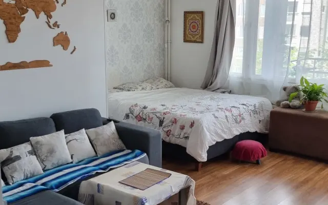 joli studio de 40m2 à Kallio avec balcon