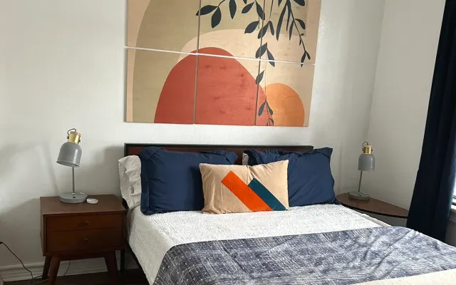 Urban Downtown Bungalow