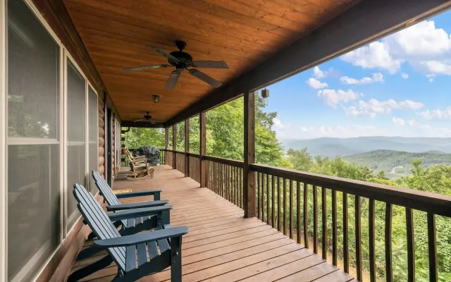 Rilassante casetta di legno di lusso vicino a Asheville e al lago Lure