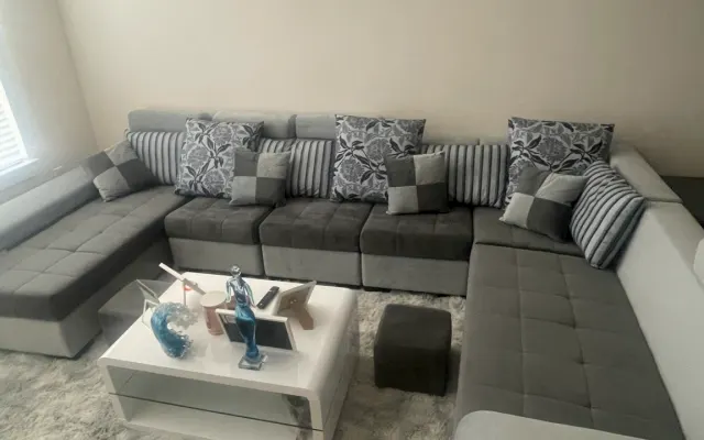 Beautiful spacious comfortable apartment close to downtown 15 mins