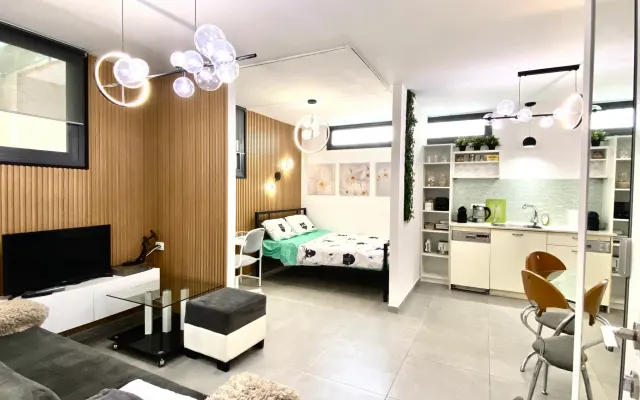 Apartamento con refugio y entrada independiente en casa privada
