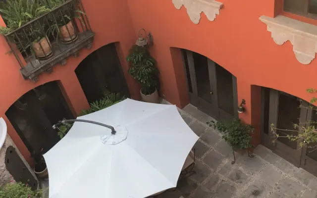 Elegante villa con 3 camere da letto e 5 bagni in centro