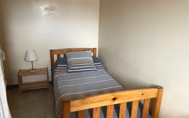 Unser Zimmer N°1
14 m2, teilbares Doppelbett 180x200 - Kopierer 01