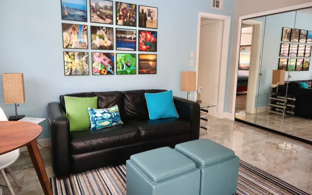 Middle River Landing: Appartement mit Poolblick