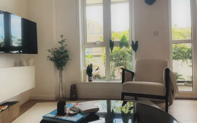 Luxury Stylish Flat By Canary Wharf in London
