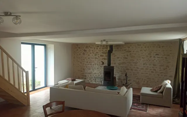 Charming gîte for rent in the Conie valley