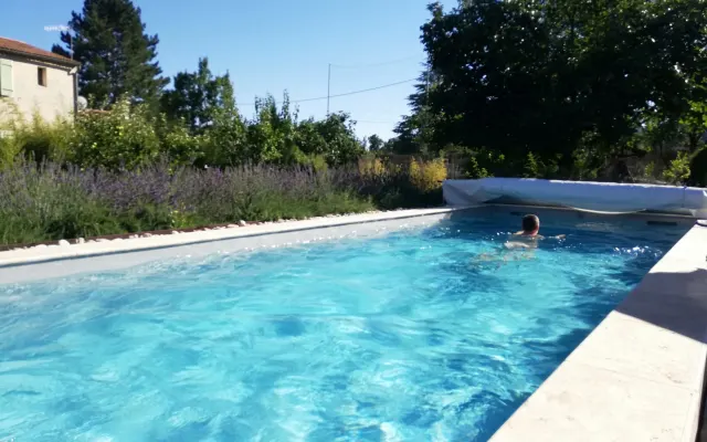 Chambre privée dans une maison en Haute-Provence avec massages