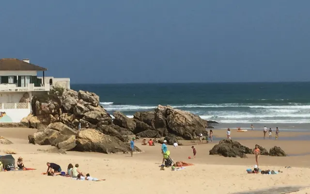 Plage de Baleal Mer, soleil, surf et ciel