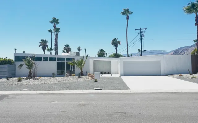 Camera privata in una casa storica di Palm Springs