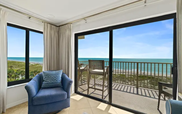 Awesome Ocean Front Condo on Cocoa Beach