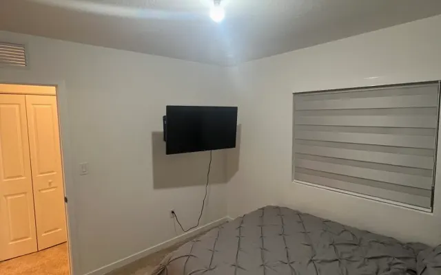 420 amigable habitación privada y baño dedicado. 2