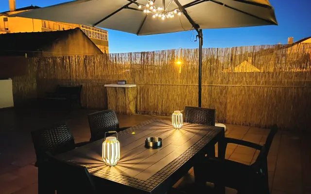 Soleado apartamento con amplia terraza cerca de Lisboa