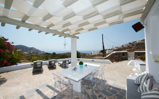 Mkonos House Dodo Elijah Sea