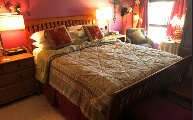 Comfortable haven in the heart of Hillcrest, San Diego, California